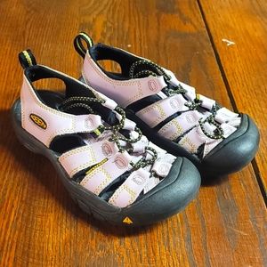 Keen Girls Waterproof Shoes / Size 13